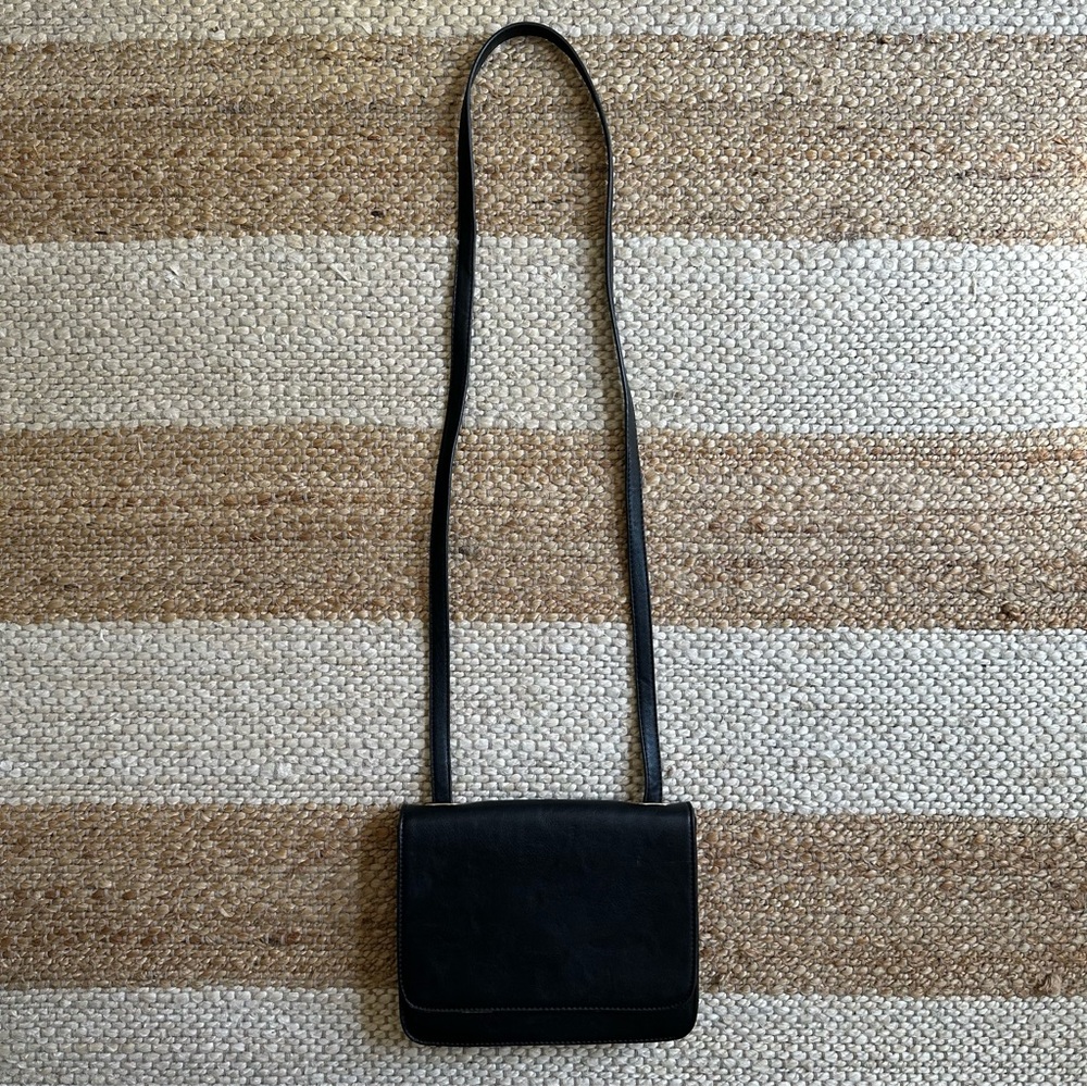 Elegant Black Crossbody Bag